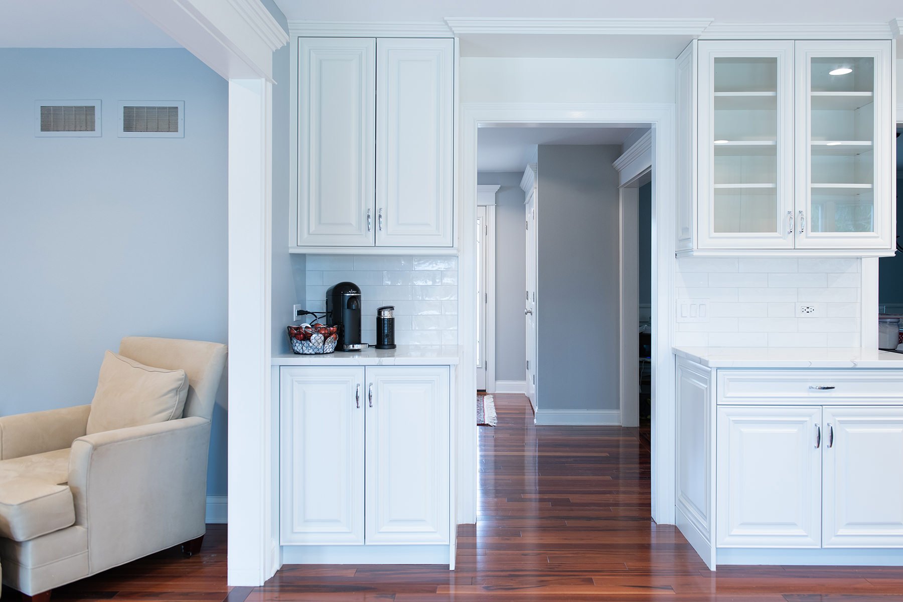 Living room and kitchen remodel in Libertyville, Illinois
